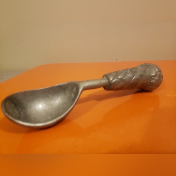 Vintage Metal Ice Cream Scoop - Picture 1 of 4